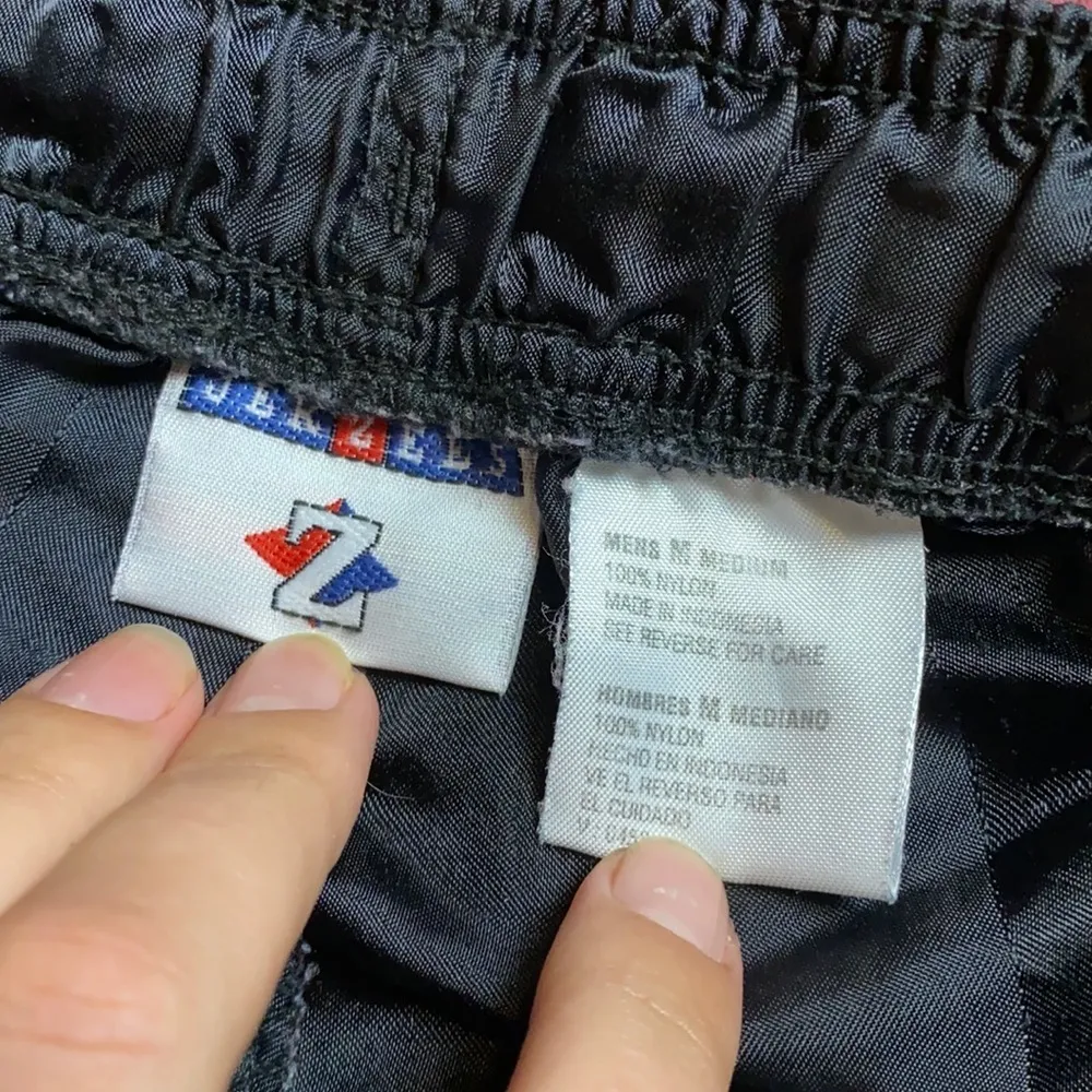 BLACK VERTICAL STRIPE SOFT SHORTS Size M - Image 2