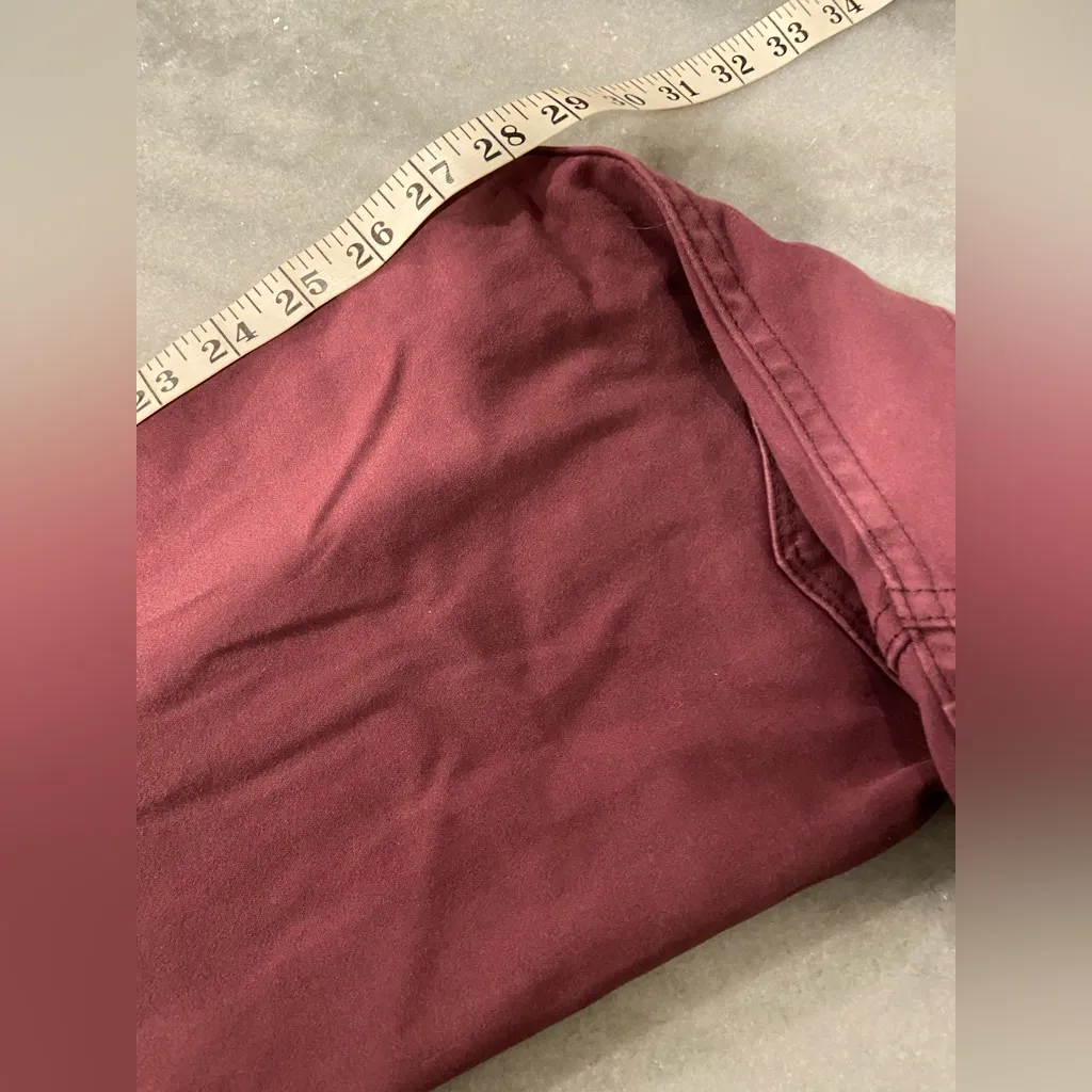 Denizen Levi’s Size 4 High Rise Super Skinny Soft Chino Pants  Burgundy Stretch - Image 6