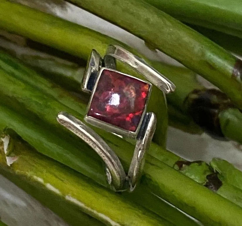 OTTO Sterling Signed Red Stone Ring Size 6 - Image 3