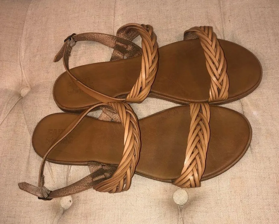 Faryl tan braided two strap sandals! Size 9.5! - Image 8