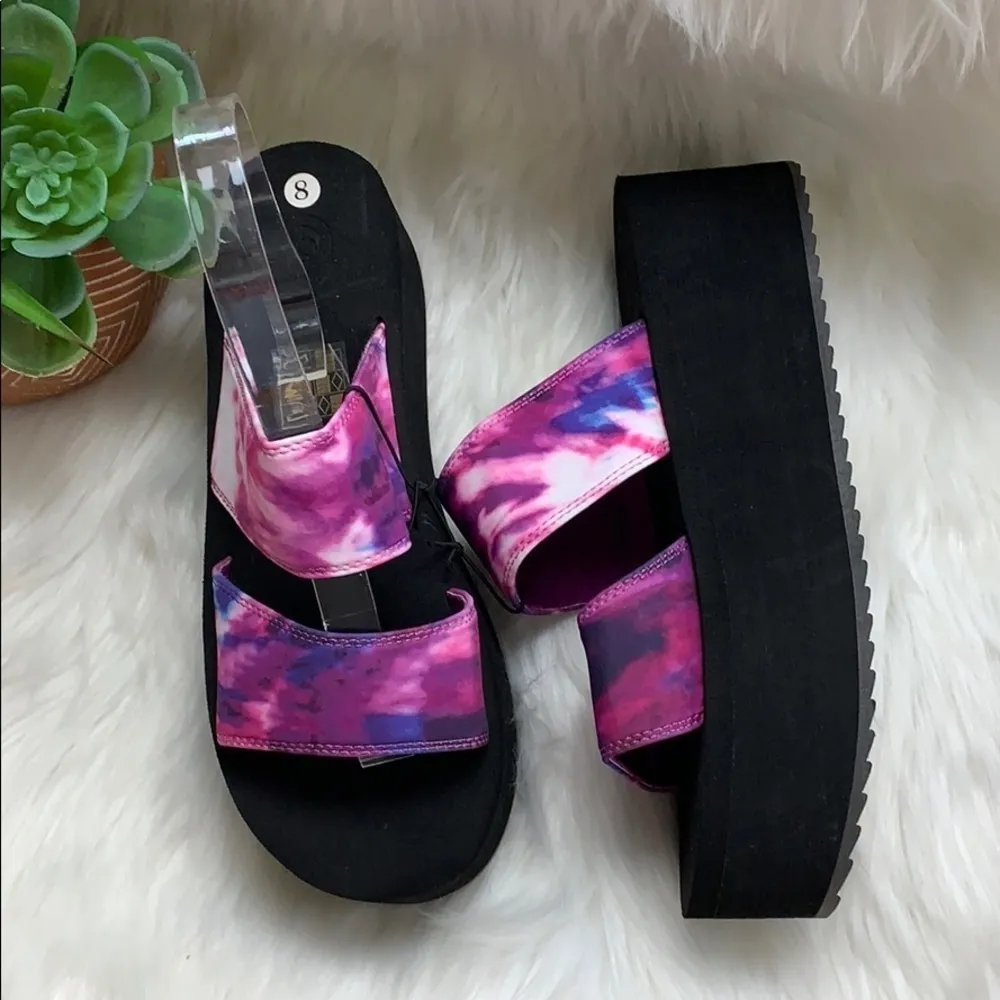 nwt // urban outfitters tie dye platform double strap sandals - Image 4
