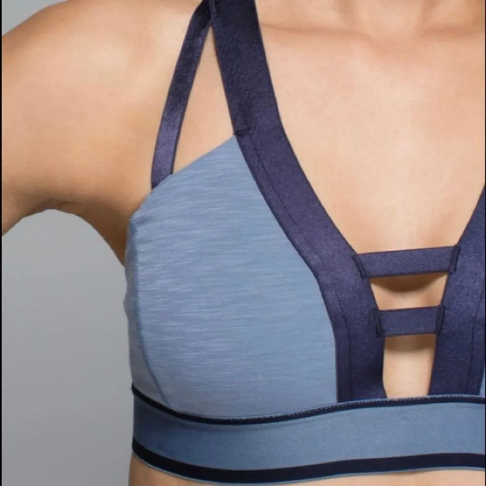 Lululemon Inner Essence Bra Blue Size undefined - Image 4