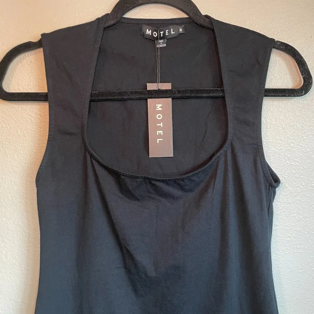 Motel Dress Jinsuen Size Medium Black Mini Classic Little Black Dress - Image 2