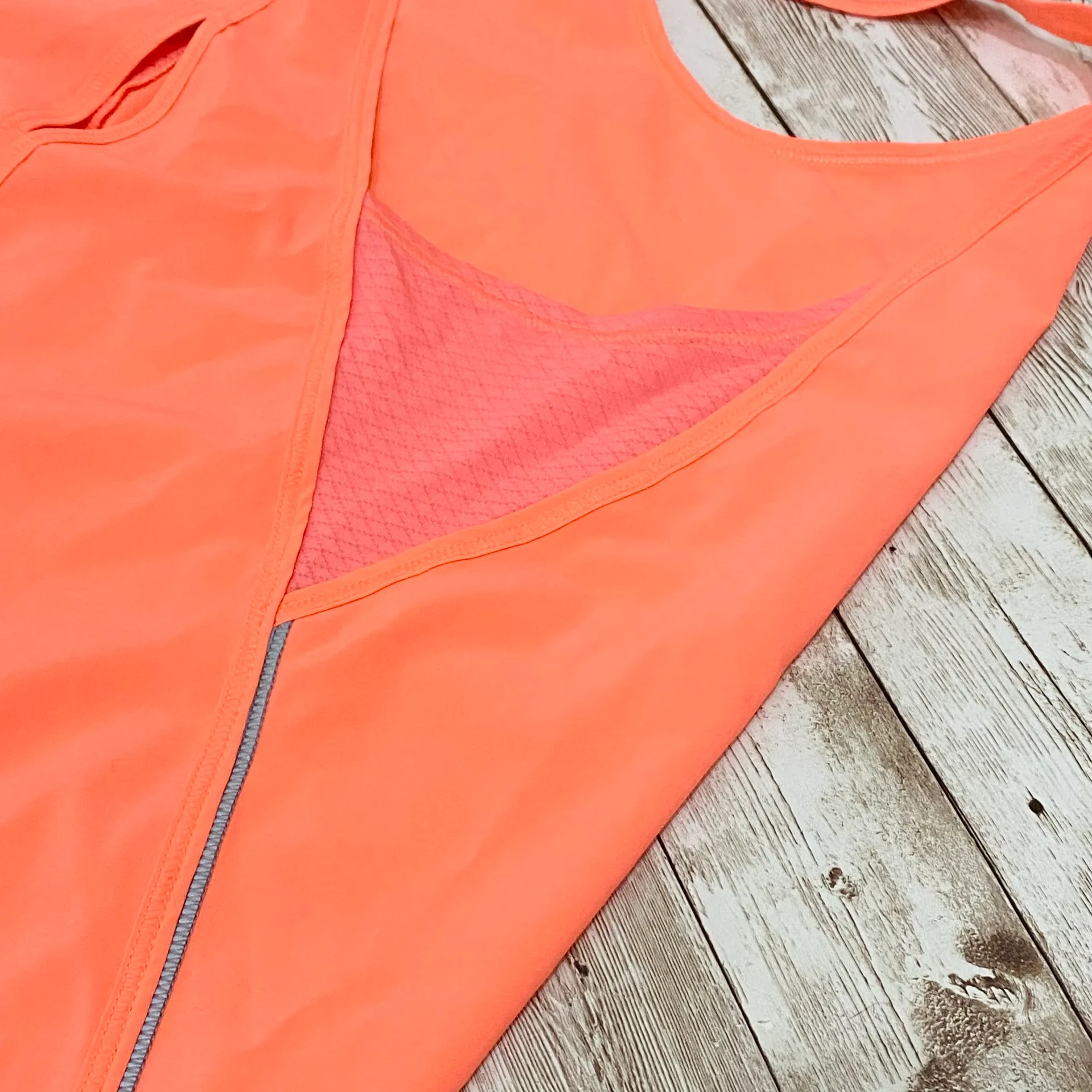 Very Light Flare Real Quick Singlet Tank - Image 8