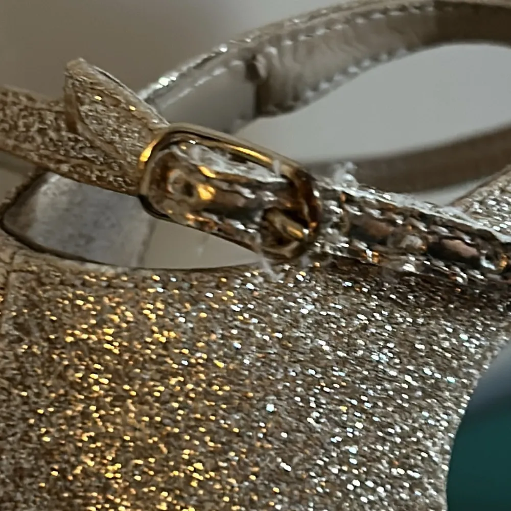 Guess Women’s Gold Glitter Strappy 4 1/2” Stiletto Formal Heels Prom Ready - Image 6