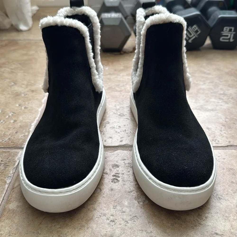 NIB Lucky Brand Kachai Chelsea Boot Black Suede White Faux Shearling Fur Size 7 - Image 7