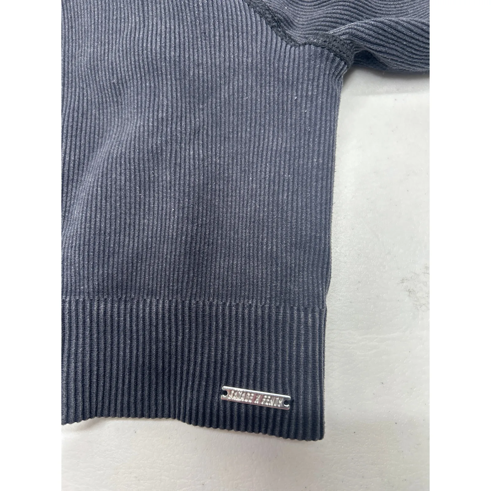 Savage x Fenty Women's Dark Grey Seamless Sport Long Sleeve Crop Top 3X Gray - Image 5