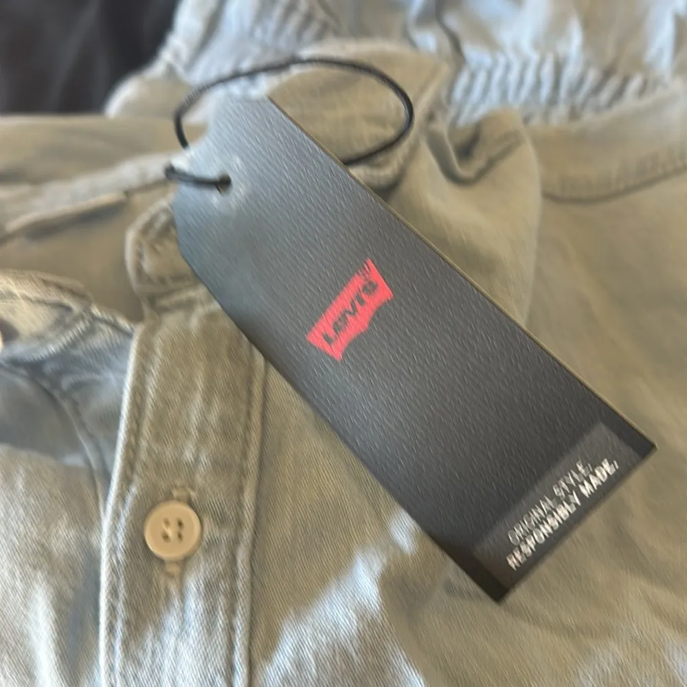 NWT LEVIS Roomy Overalls Romper Female Levis Light Jeans Color - Image 9