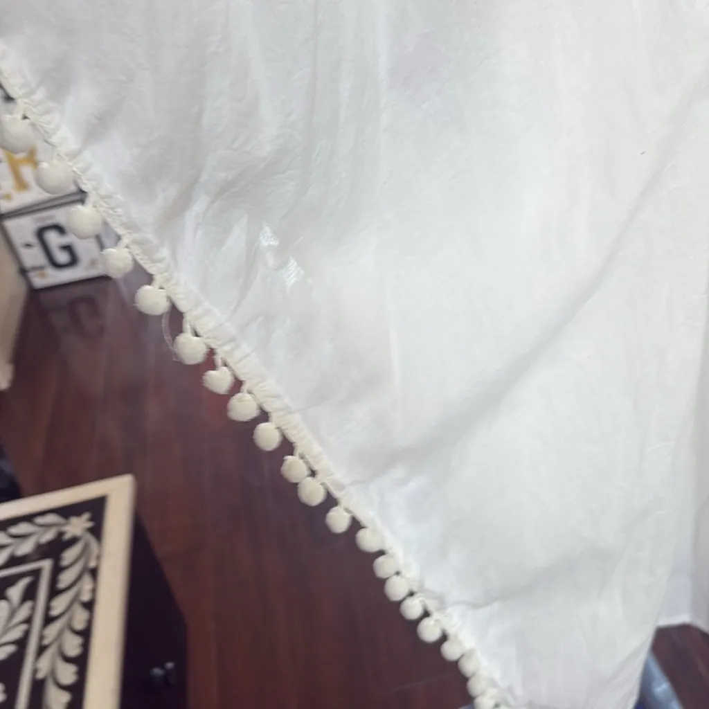 Embroidered V - Image 6