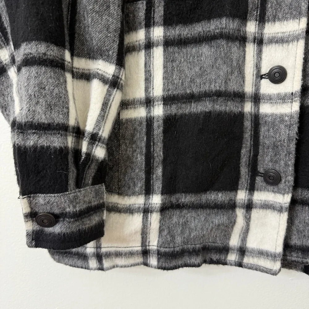 {M} Zara Black and White Plaid Jacket Shacket - Image 2