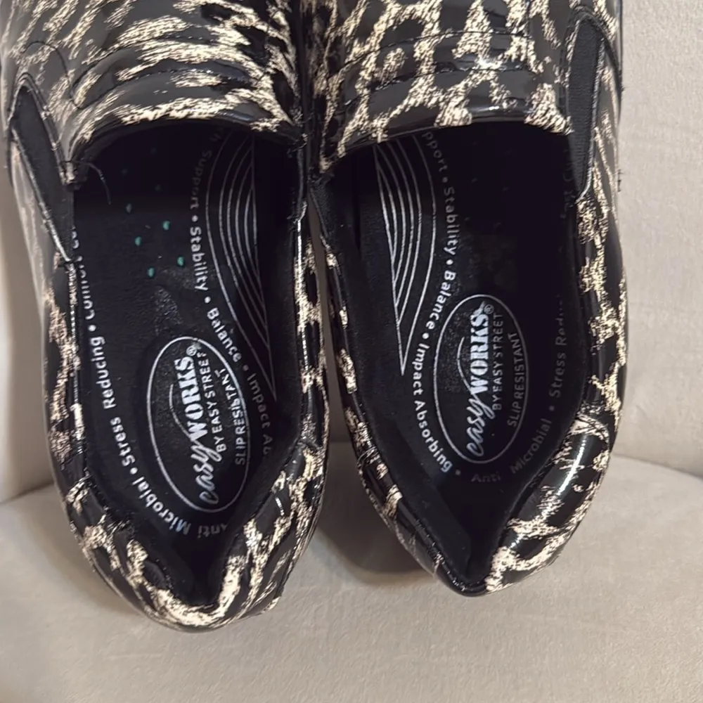 Women’s Easy Works by Easy Street Slip - Image 9