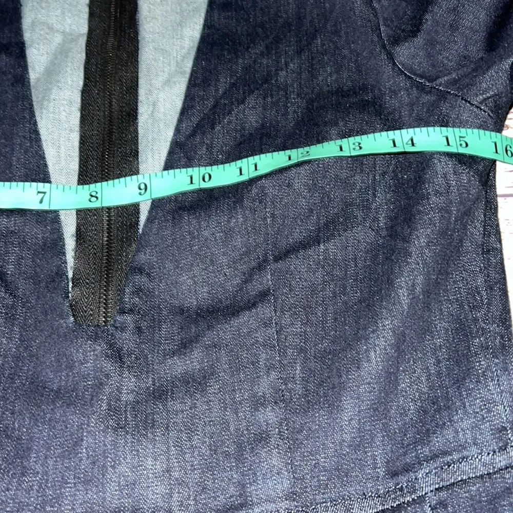 Deep plunge Neckline Denim jumpsuit. Size M - Image 8