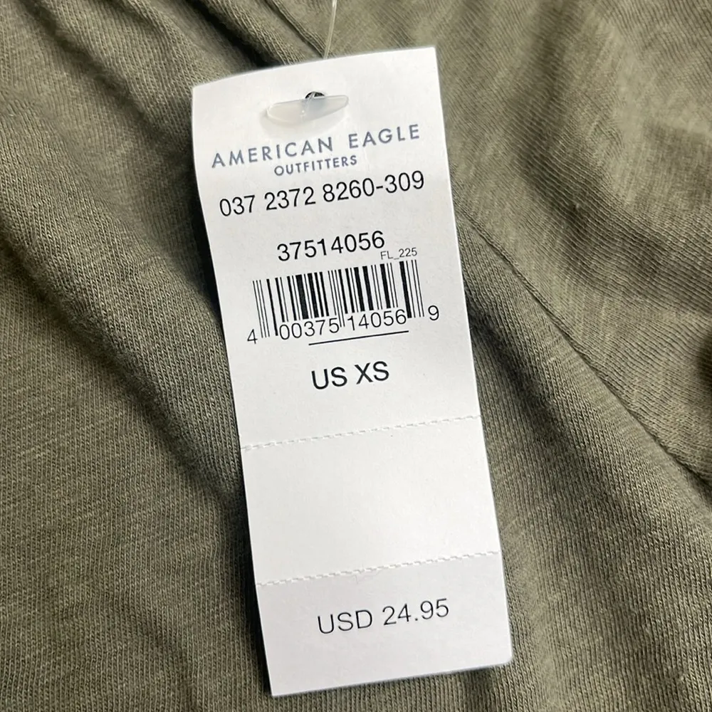 American Eagle Outfitters Green off shoulder short Sleeve Crop top size XS, NWT - Image 4