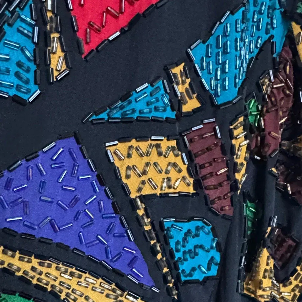 Vintage gorgeous Oleg Cassini Black and Purple Silk Dress with hand beading - Image 4