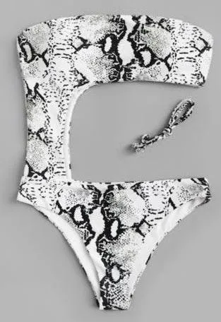 Boutique NWT Connected Snakeskin One Piece Bikini - Image 3