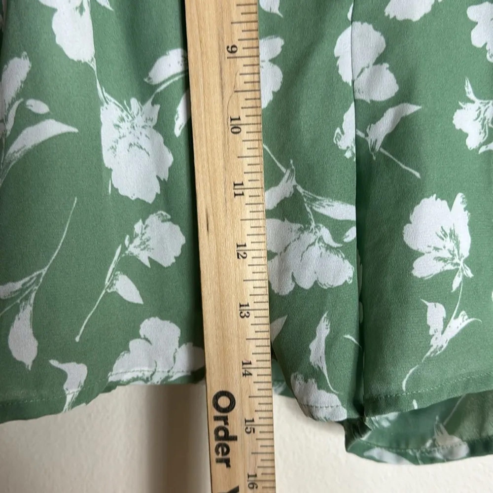 Alya ladies lightweight cute spring shirts size medium - Image 4