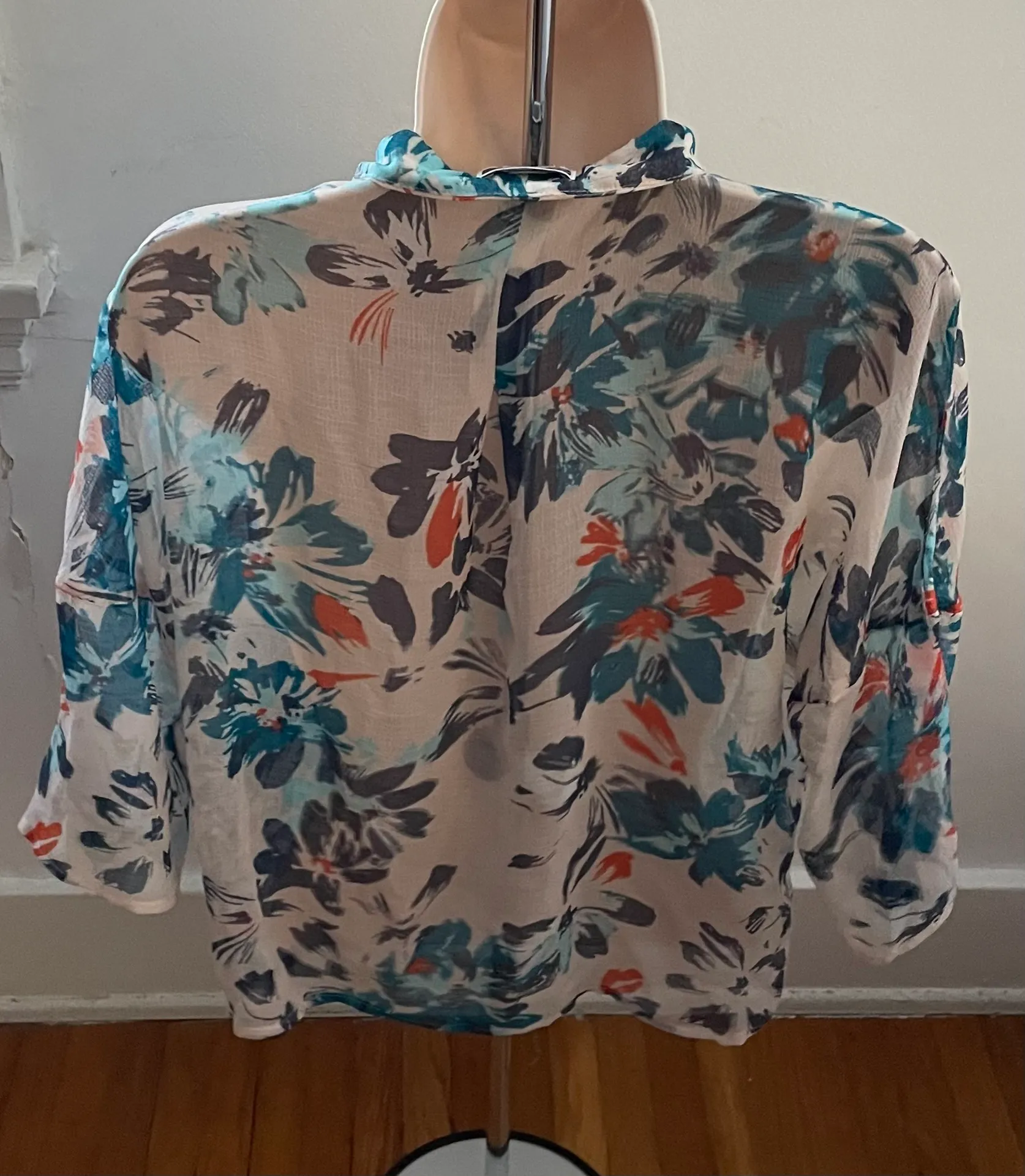 Chelsea28 Floral Faux Wrap Sheer 3/4 Sleeves White & Blue Blouse, size S - Image 2