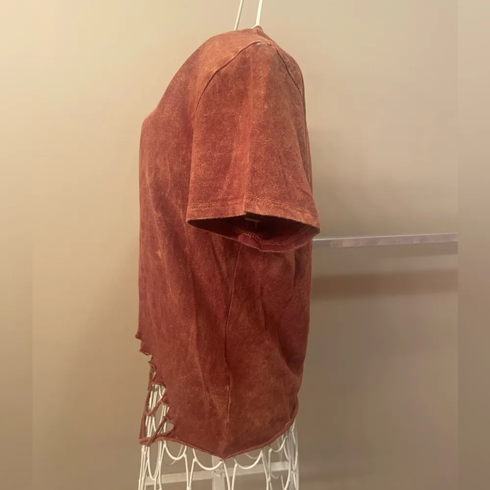 Rusty / Burnt Orange Short Sleeve Cropped Tee Shirt, Size Medium - Image 4