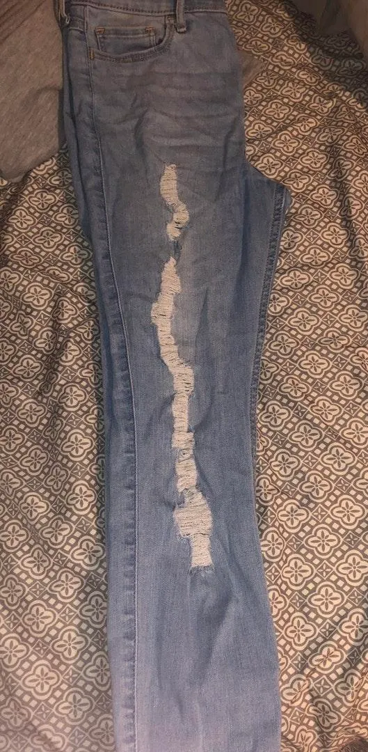 Hollister Ripped Jeans - Image 3