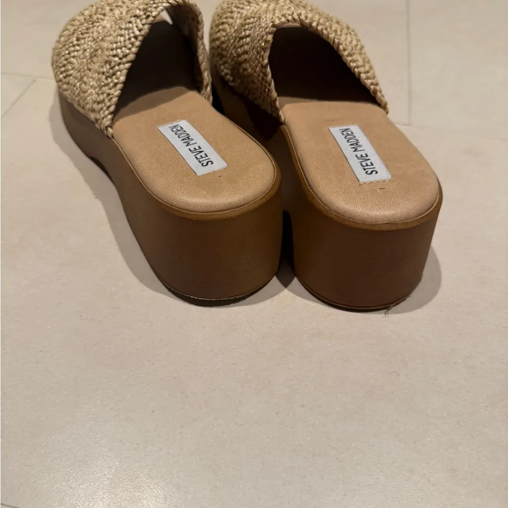 Steve Madden Tan Woven Platform Slides - Image 4