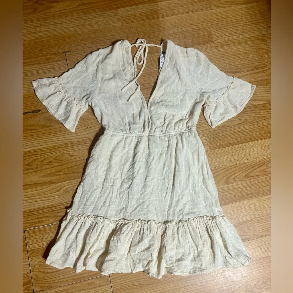 Stella Laguna Beach Cream Mini ruffle deep V cut ‘Beachy’ Dress womens Large - Image 2