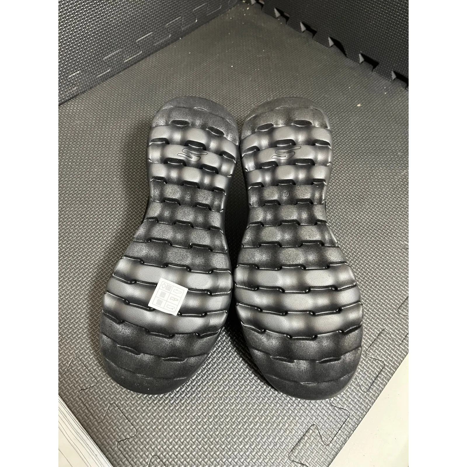 Skechers Women's Go Walk Joy Sneaker Black Shoes Size‎ 8.5 Wide Walking comfort - Image 5