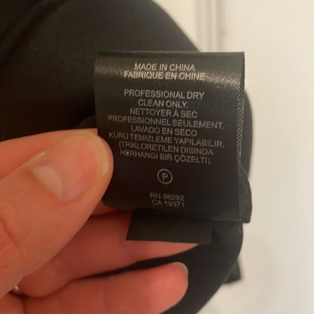 Tibi New York 100% silk Black & White Color block sleeveless dress - Image 7