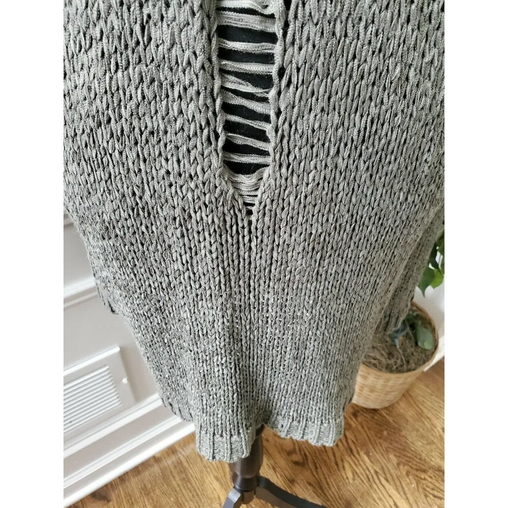 Charlotte Russe Women's Green Nylon & Acrylic Long Sleeve V-Neck Blouses Size 3X - Image 4