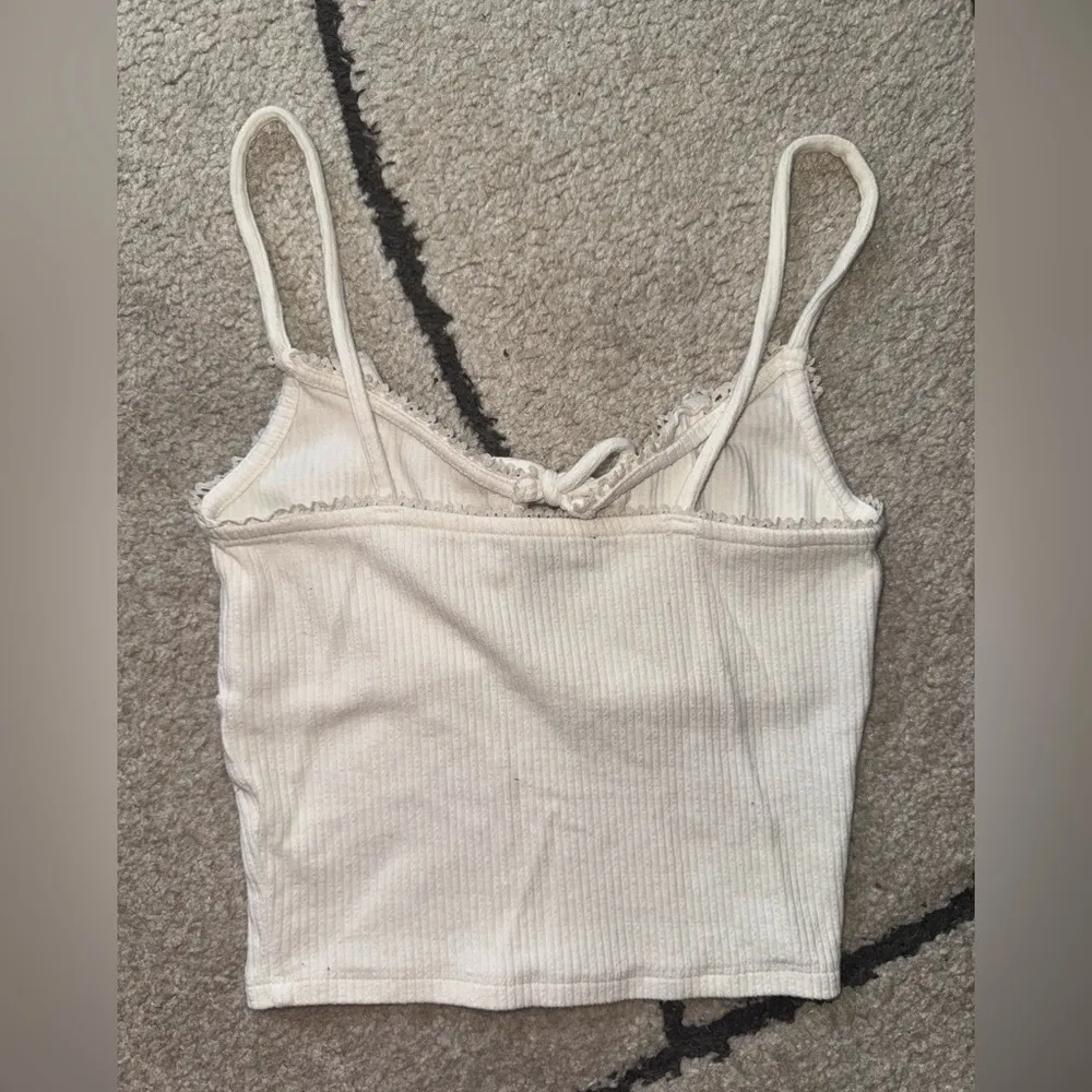 Forever 21 Cropped Cami Top Tie Front Detail - Image 5
