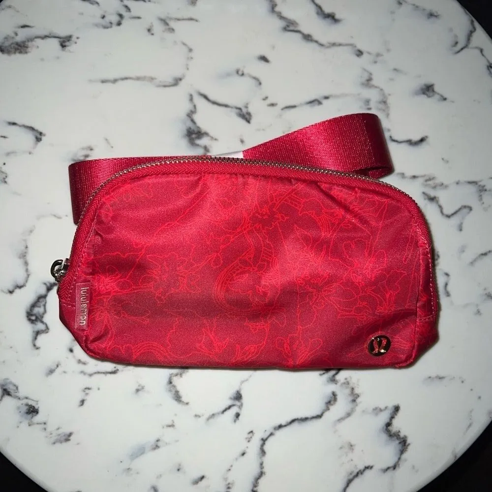 NWT Lululemon 2024 lunar new year Red 1L Everywhere Crossbody Bag - Image 6