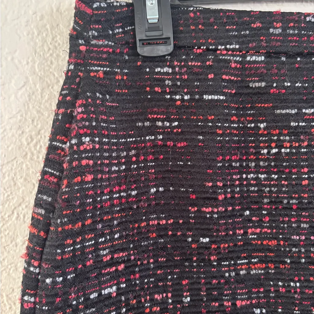 LOFT Black and Red Patterned Pencil Skirt - Image 3