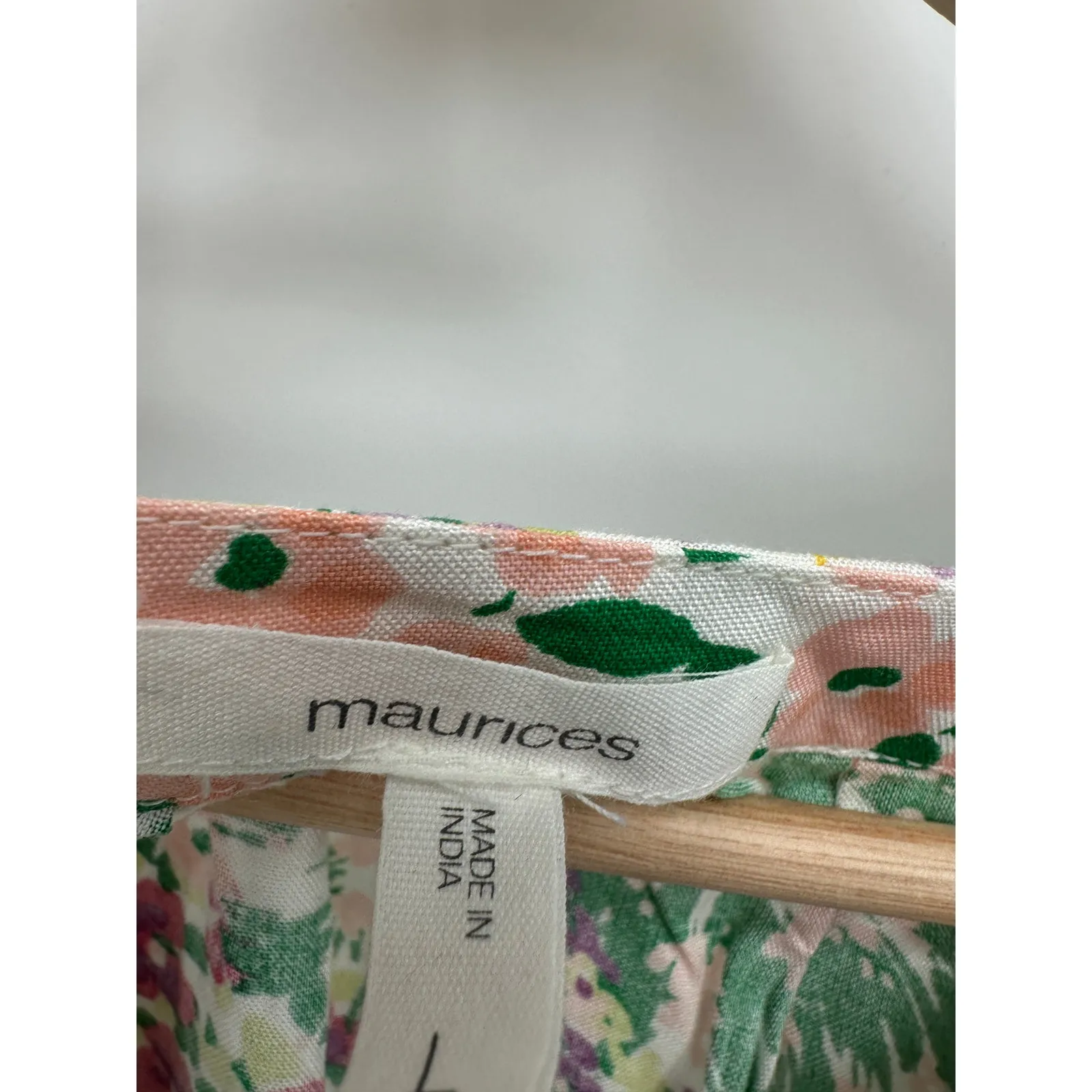 Maurices Floral Blouse Size L Spring Office Career Lightweight Ruffle Feminine - Image 4