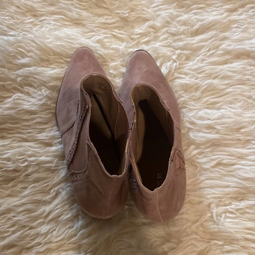 Joe’s Jeans Women’s Rose Mica Chelsea Bootie NWOB Sz 6M Suede Pointed Toe - Image 51