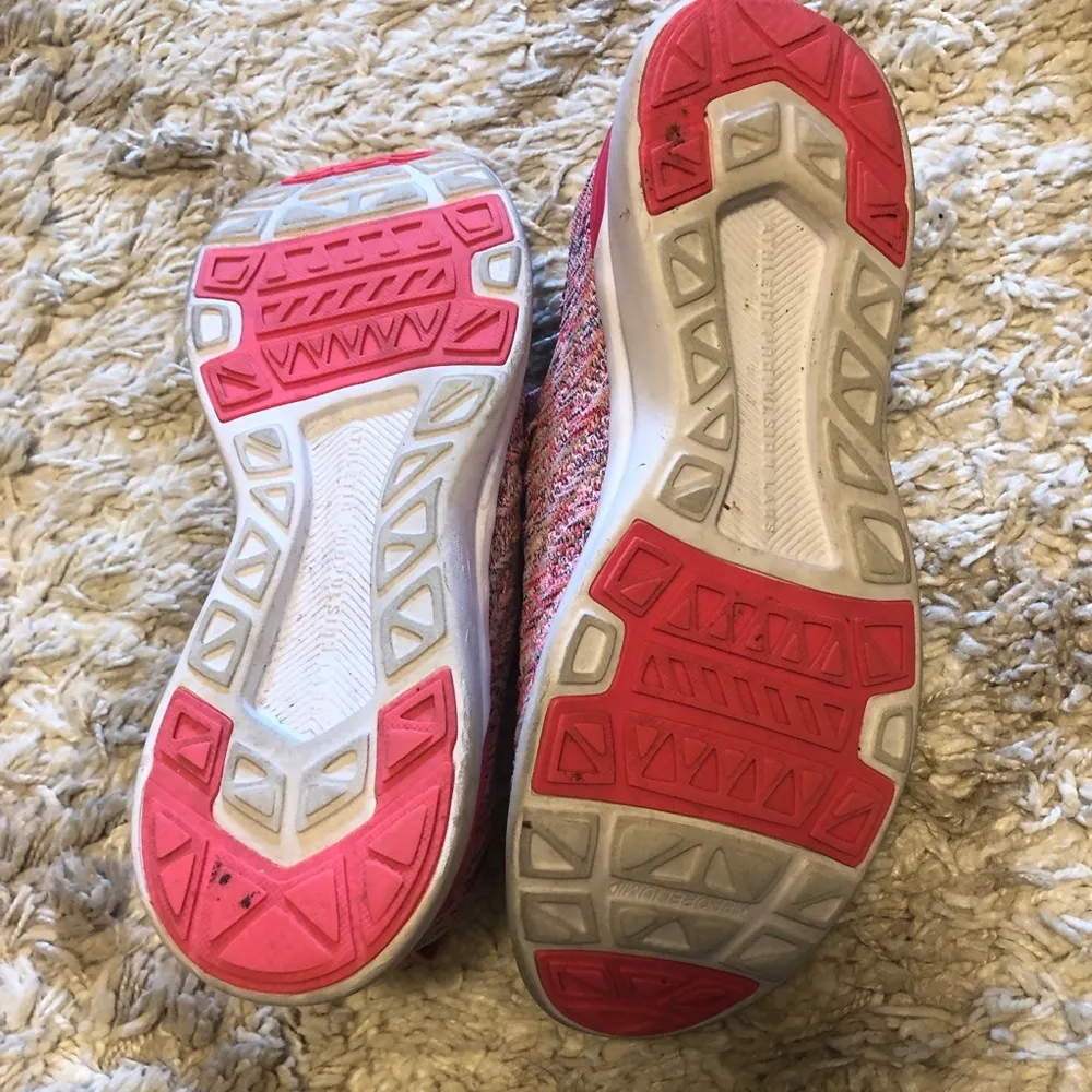 APL  a pink slip on sneakers - Image 5