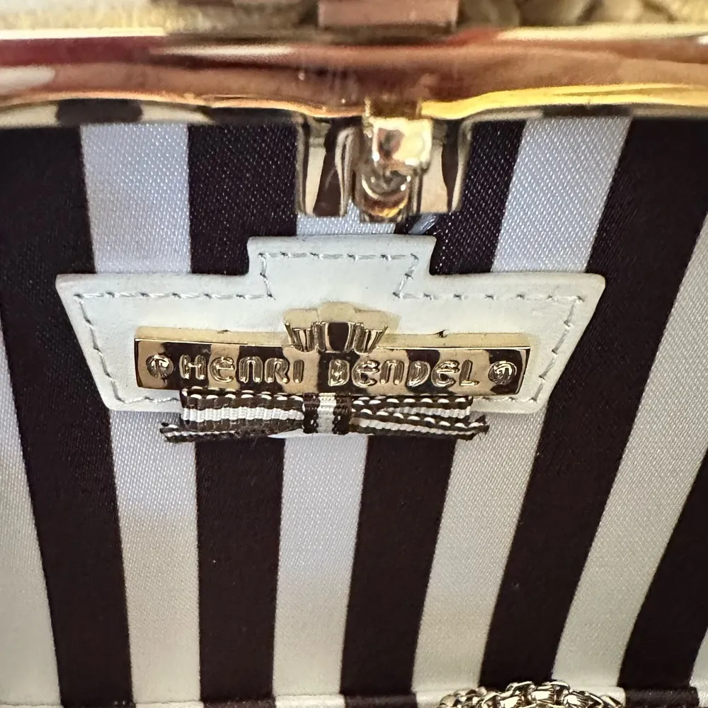 HENRI BENDEL Elegant Gold leather and Raffia Clutch Vintage with Chain - Image 9