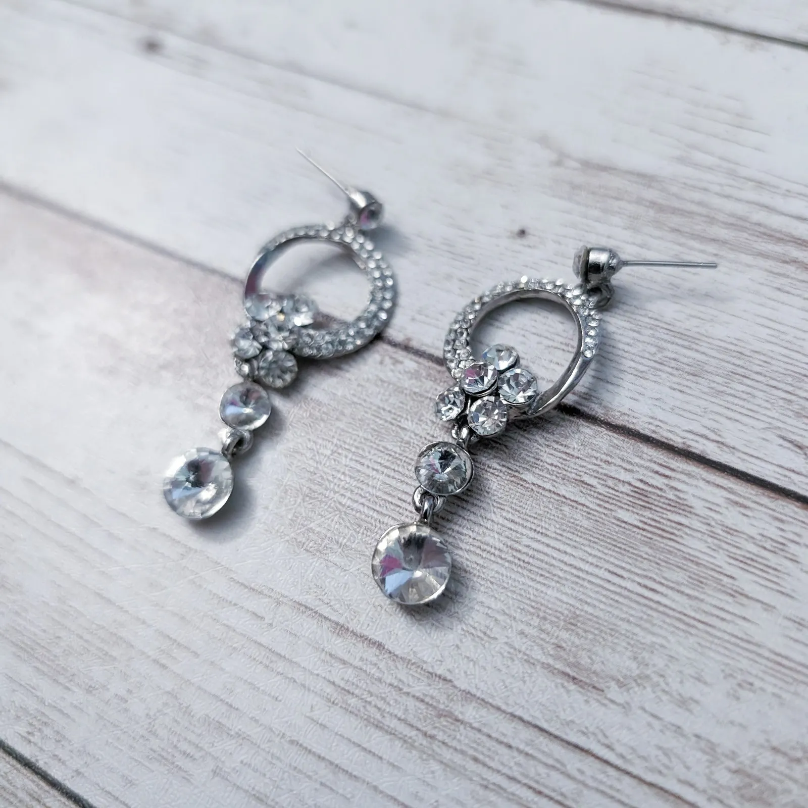 Earrings for Pierced Ears Clear Gem & Silver Tone Dangle - Image 4