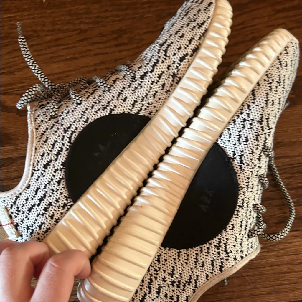 Adidas Yeezy Boost 350 "Turtle Dove" - Size 6.5 - Excellent Condition - Image 3