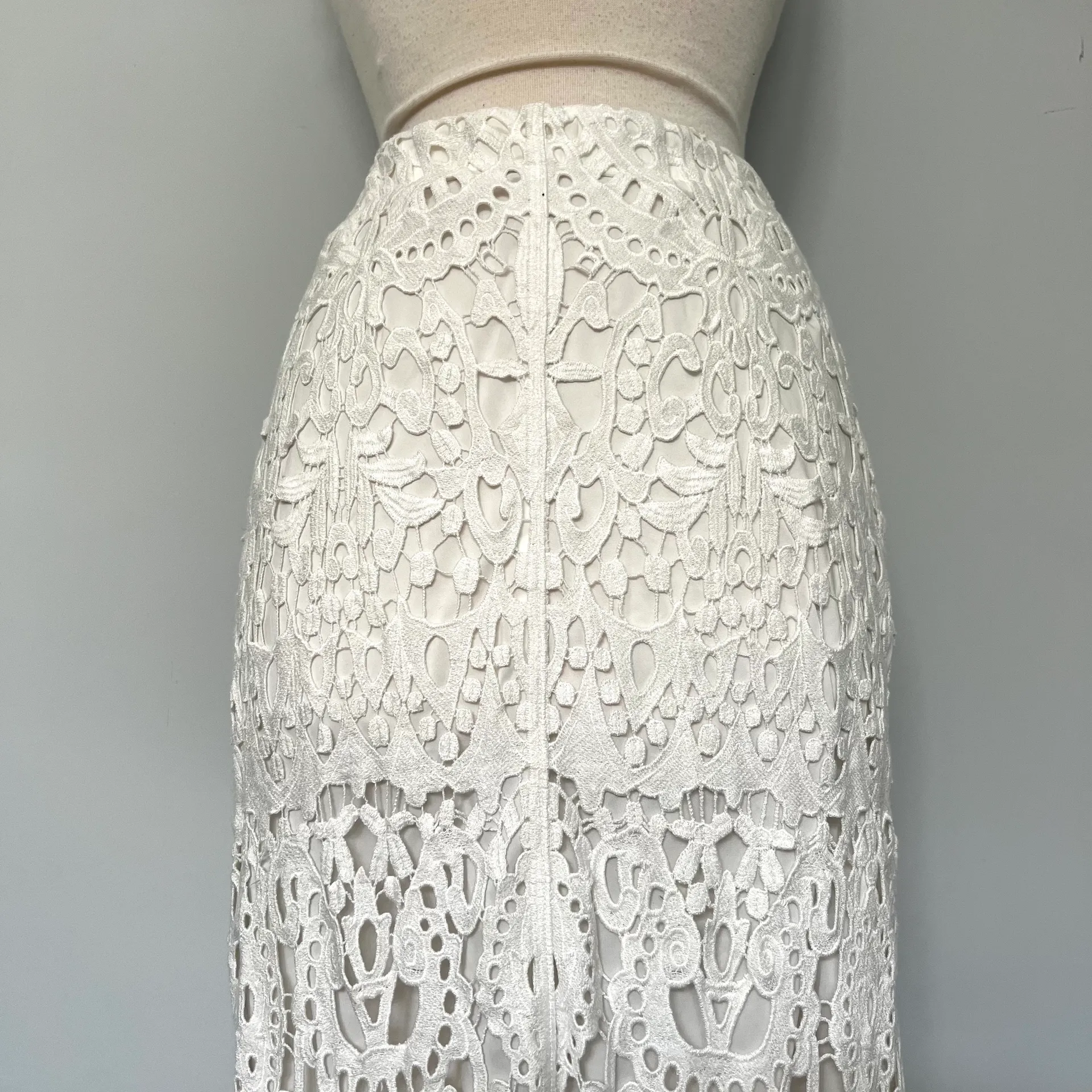 Chico's NEW NWT  White Lace Eyelet Pencil Skirt - Image 4