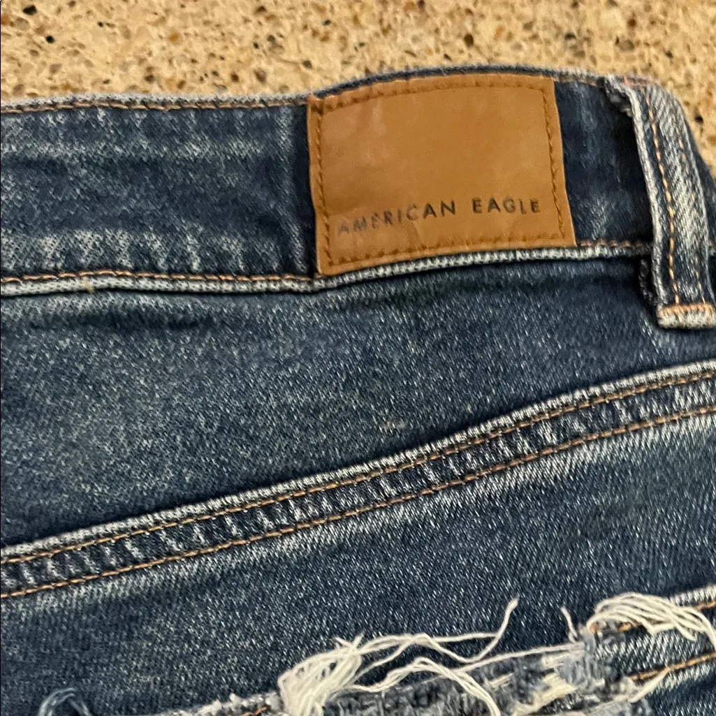 American Eagle Outfitters Stretch Denim Mom Jeans size 2 - Image 8