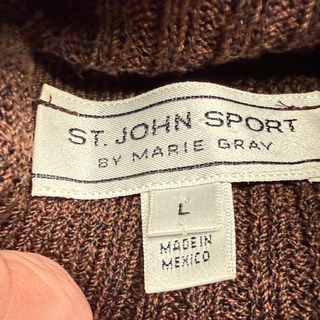 Chic Dark Brown Turtleneck Sweater Size L - Image 6