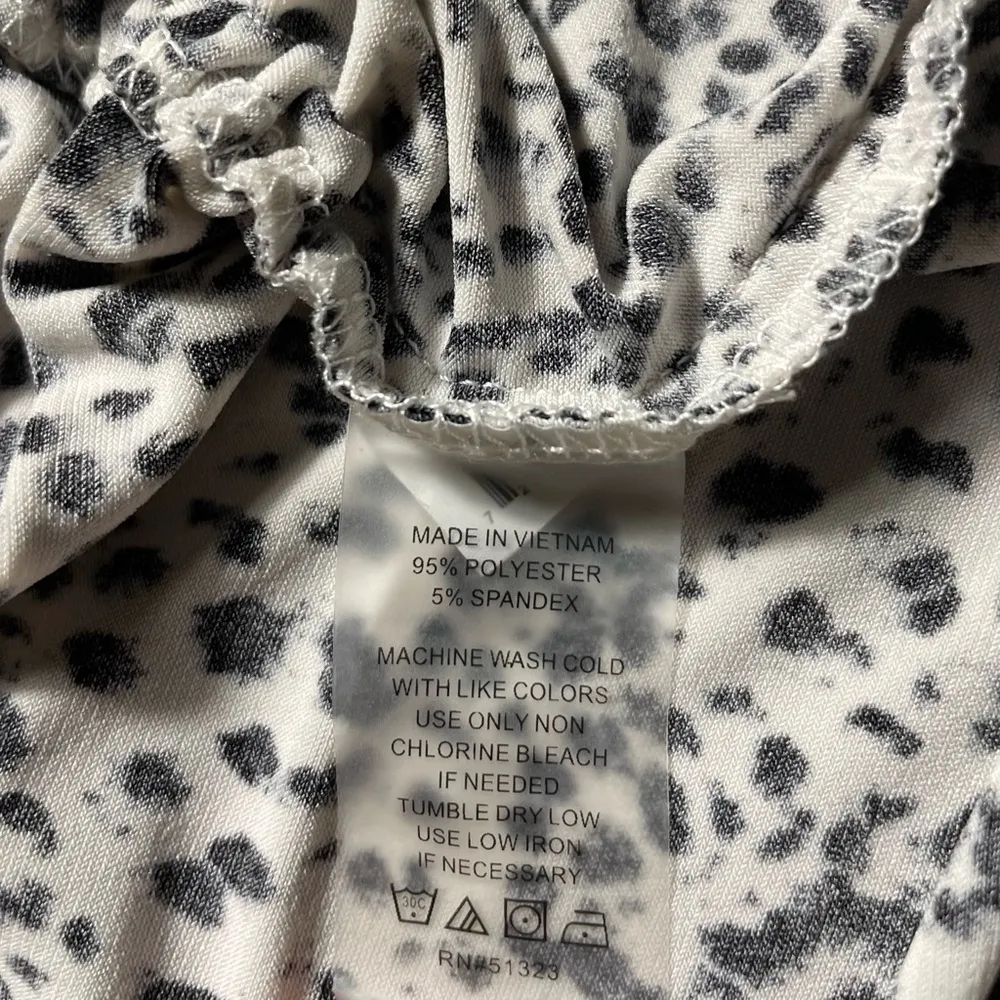 Vince Camuto Women’s Leopard Print V-Neck Stretch Blouse Size S 3/4 Sleeve Chic - Image 8