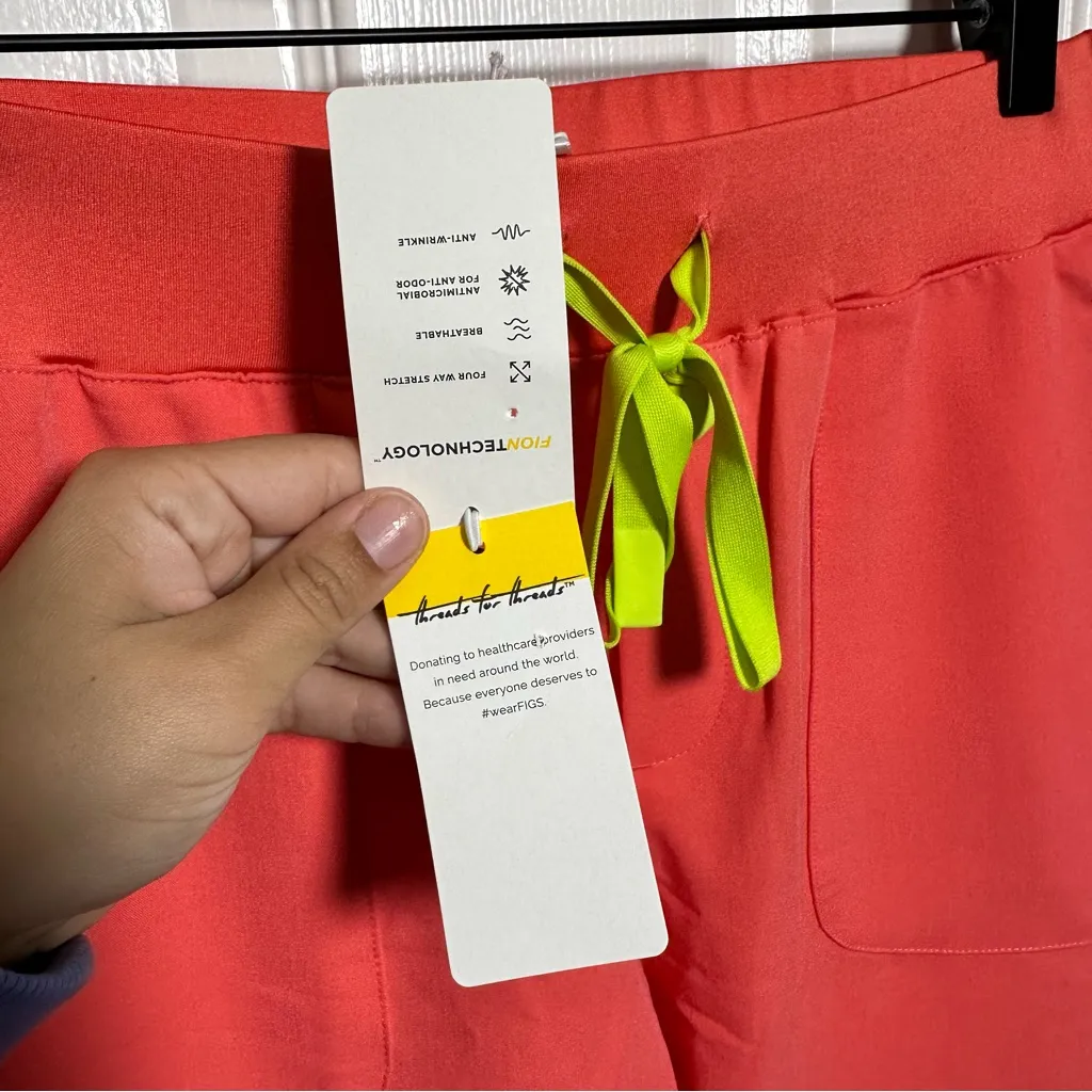 FIGS Women’s Hot Coral Scrub Pants Size Small NWT - Image 7