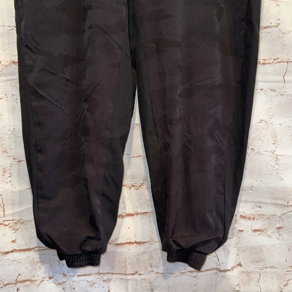 Athleta Pants Womens 6 P Black Camo Brooklyn Lined Jogger Athletic Activewear - Image 3