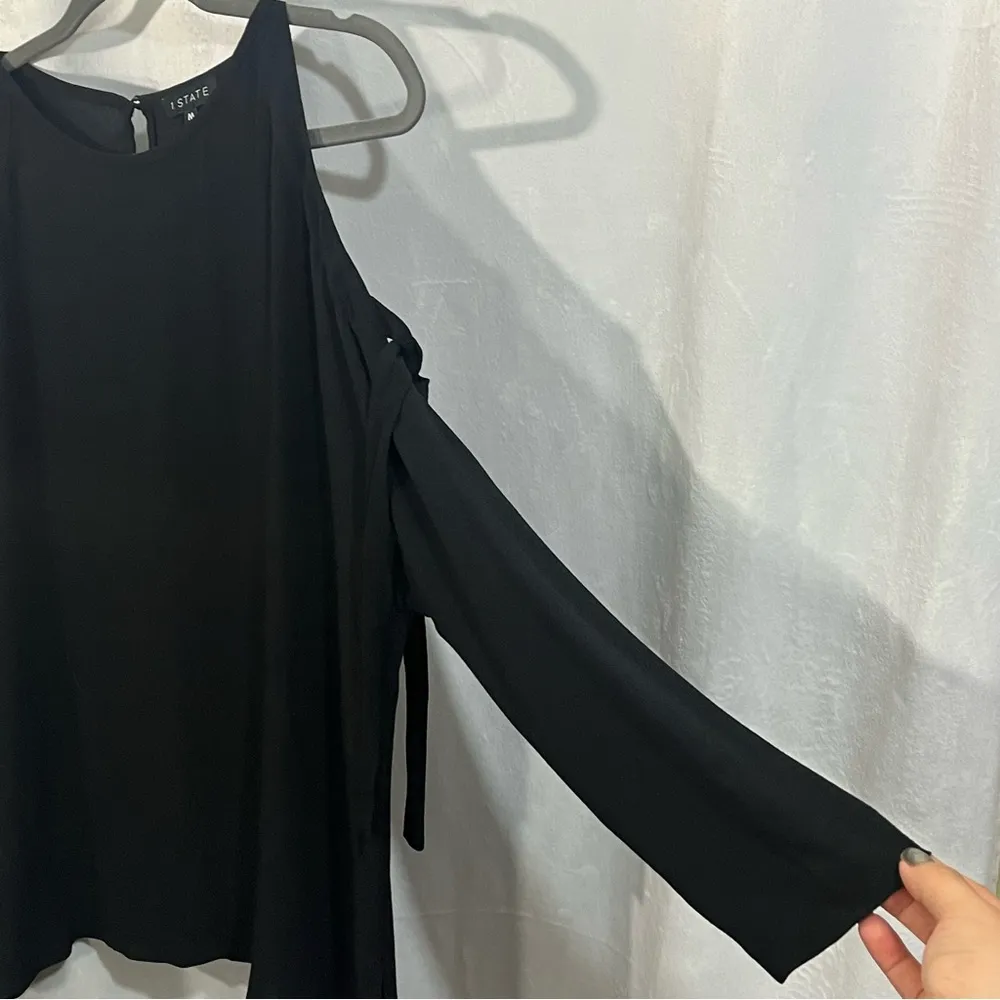 1.State Shoulder Cut Out Lace Tie Long Sleeve Back Peek A Boo Blouse Black SizeM - Image 2