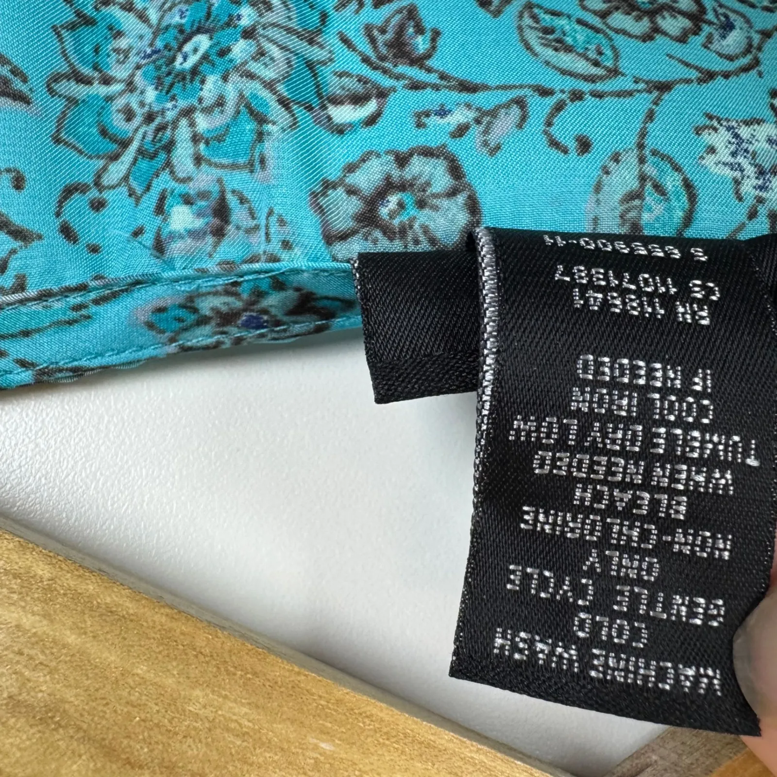 Lane Bryant Floral Embroidered Tunic Top Size 14/16 Blue Lightweight Boho Resort - Image 7