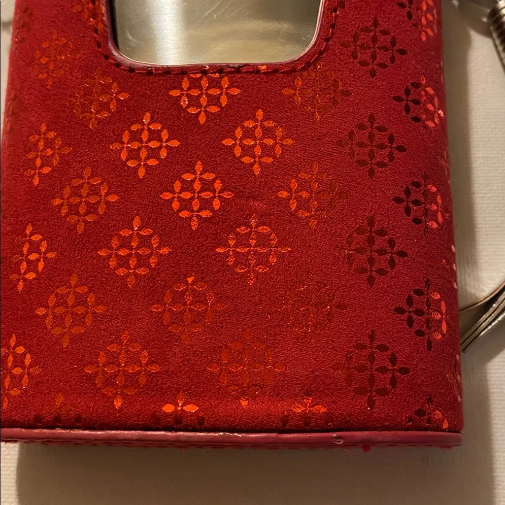 Red purse flask with Chain Strap - Image 2