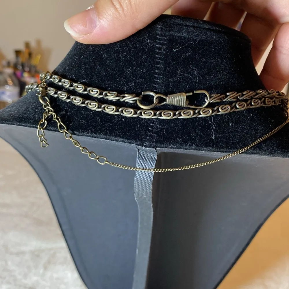 Aged Golden Necklace Bundle EUC 2 - Image 4