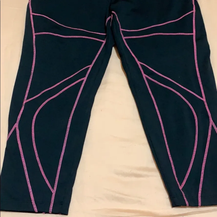 Bebe sport capri leggings - Image 3