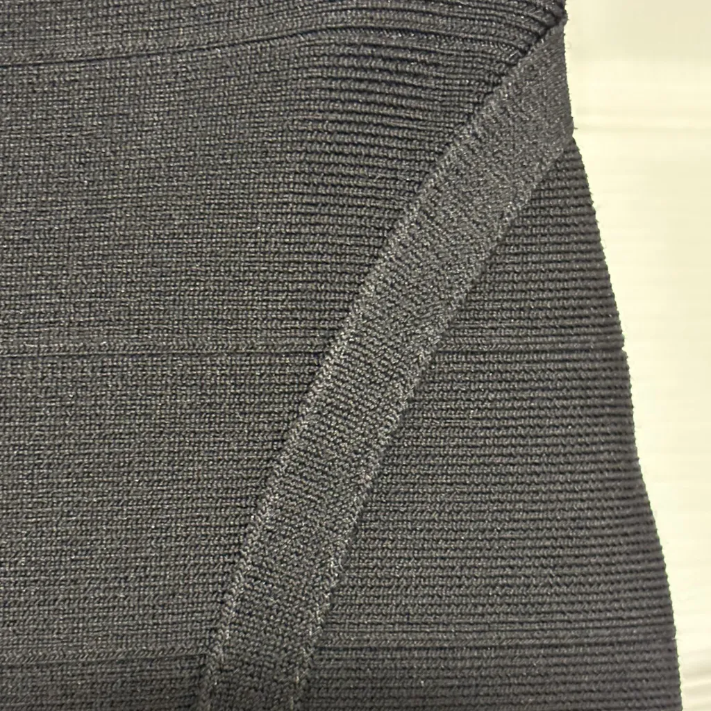 Guess  Black size Small stretchy mini Skirt - Image 2