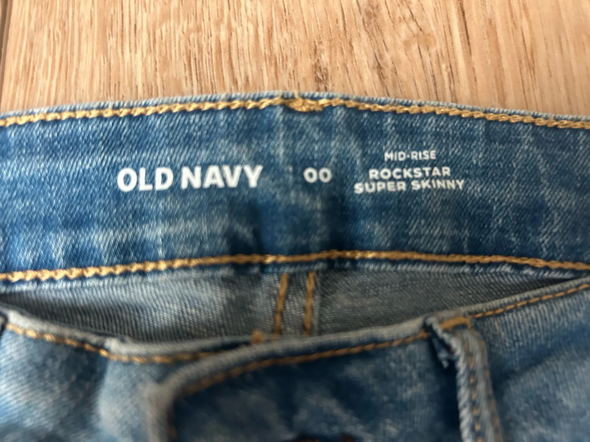 Old Navy 00 Rockstar Super Skinny  Jeans - Image 3